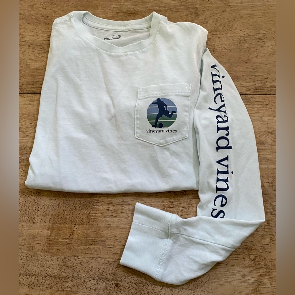 Vineyard Vines‎ Boy’s M (12-14) Pale Blue Soccer Graphic Long Sleeve Pocket Tee